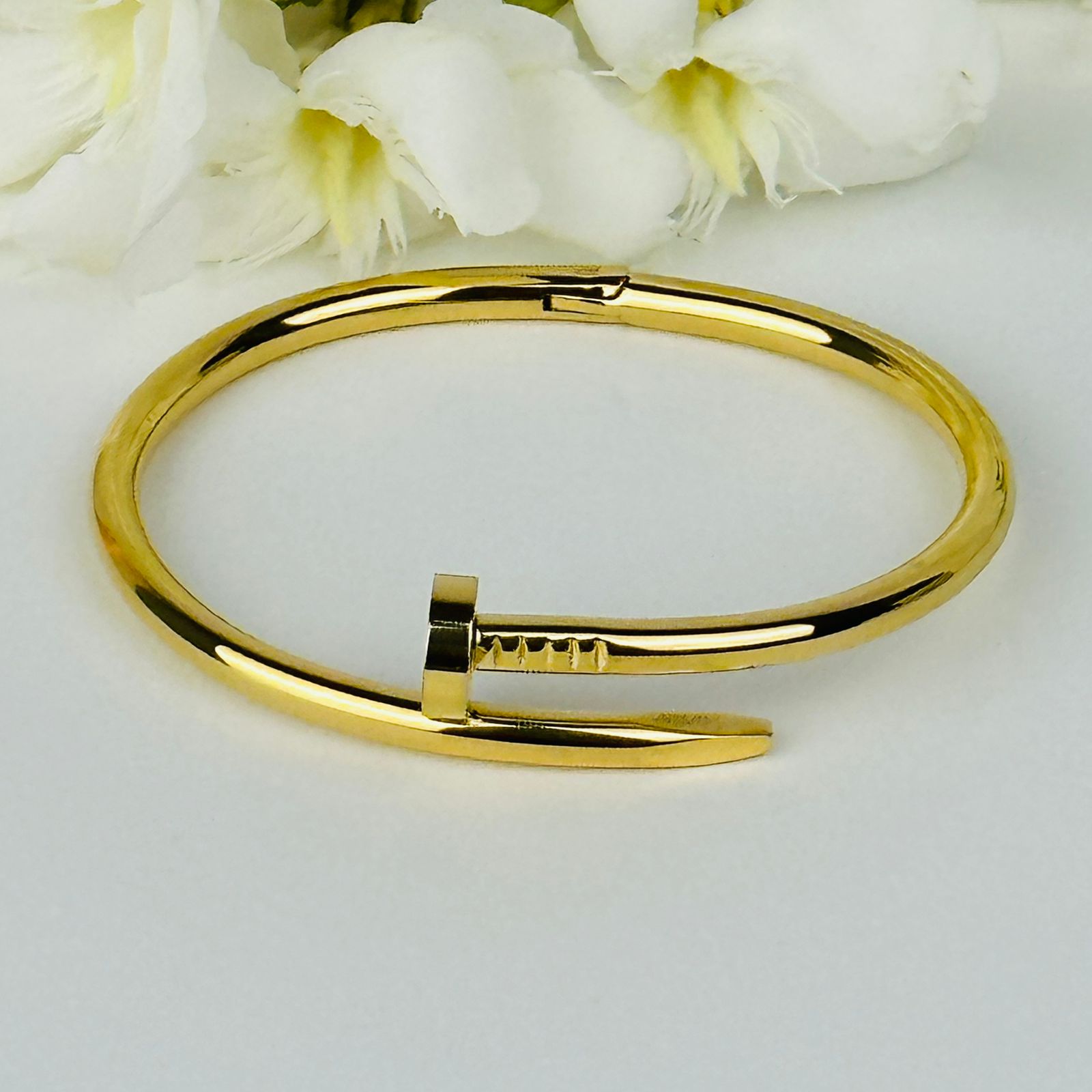 Bracelet au design classique , en acier inoxydable doré - Bijoux-radia