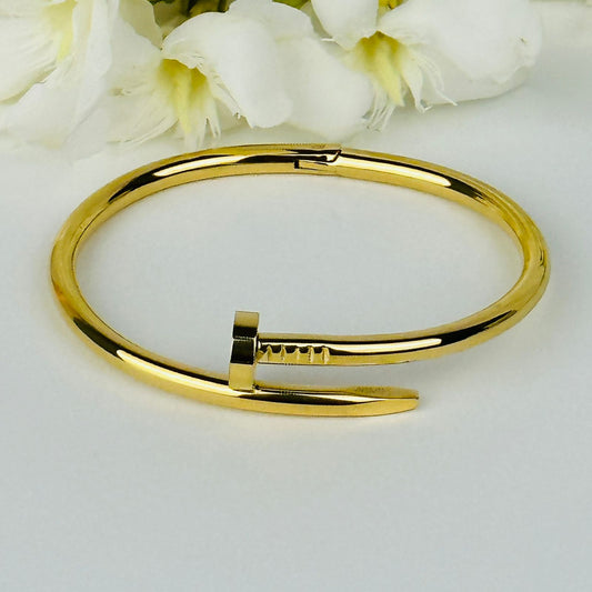 Bracelet au design classique conçu pour les femmes, en acier inoxydable doré - Bijoux-radia
